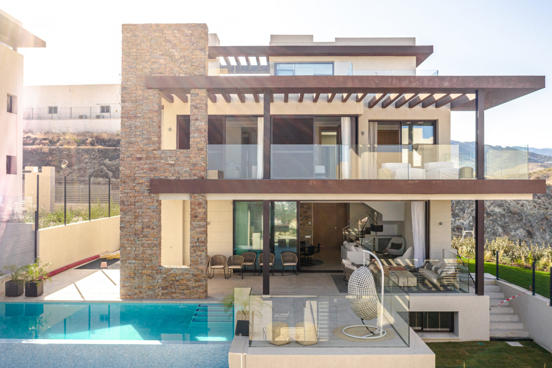 Benahavis Villa 1.99M