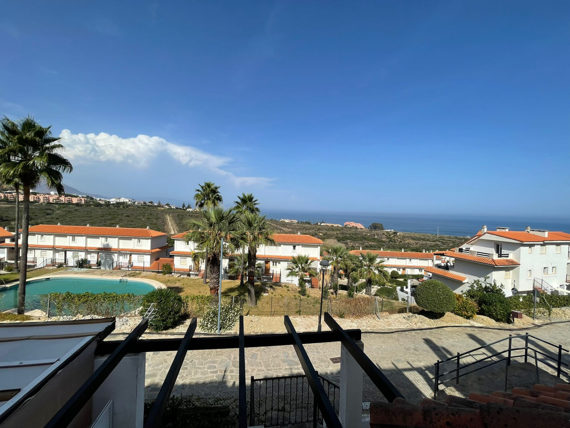 Flat with magnificent sea views and 10 minutes walking distance to the beach.